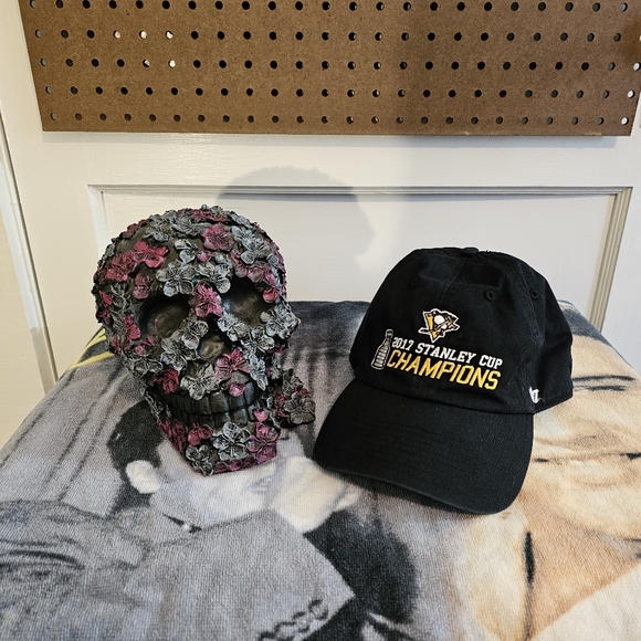 Pittsburg Penguins Hat - Picture 8 of 8